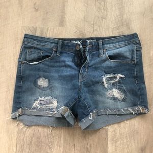 Mid rise Jean shorts